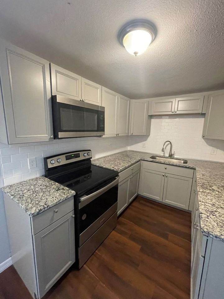 2510 Martha St - Photo 3 of 18