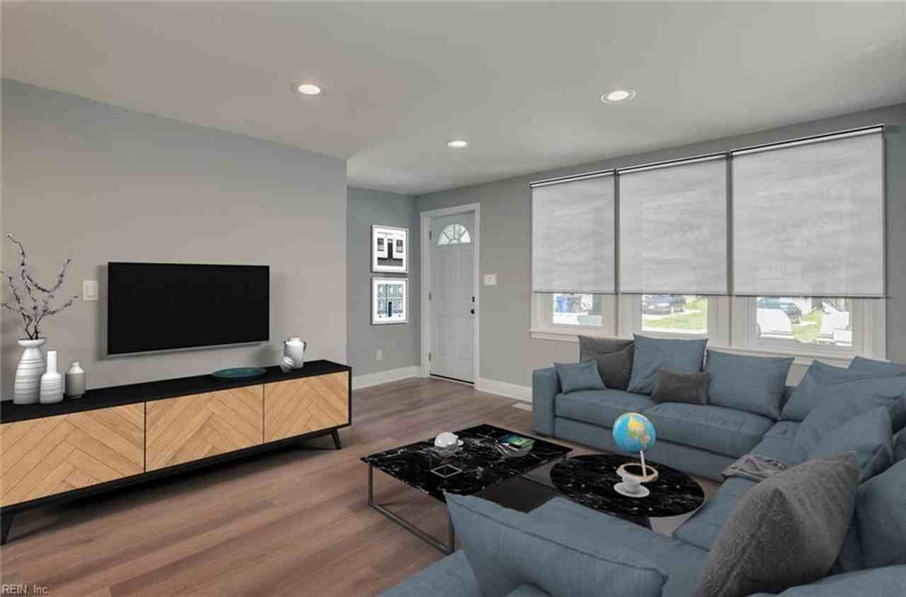 1317 Summit Ave - Photo 3 of 32