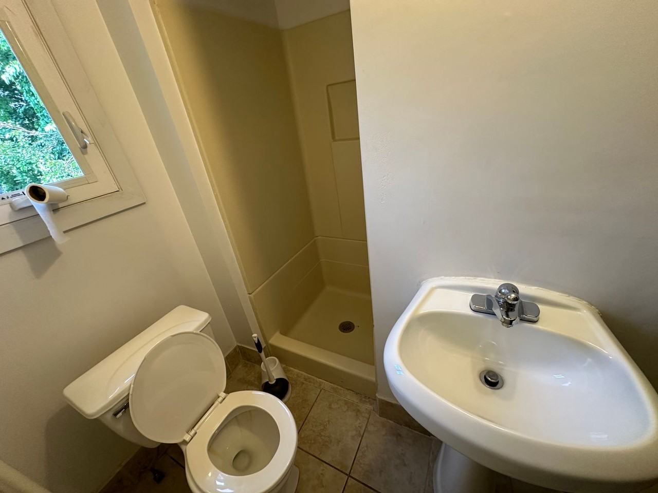 306 Eddy St - Photo 6 of 18