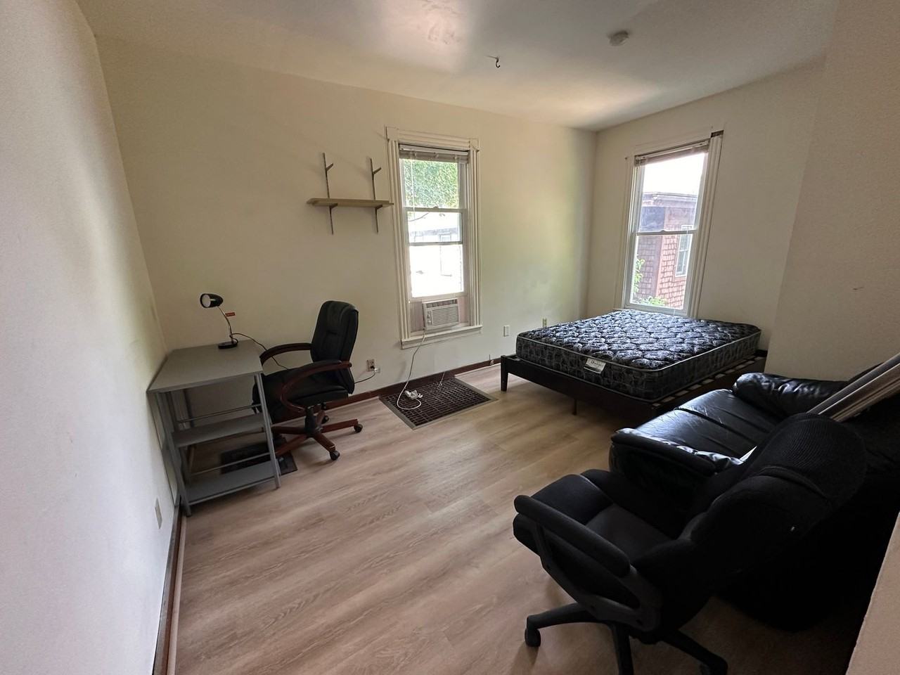 306 Eddy St - Photo 7 of 18