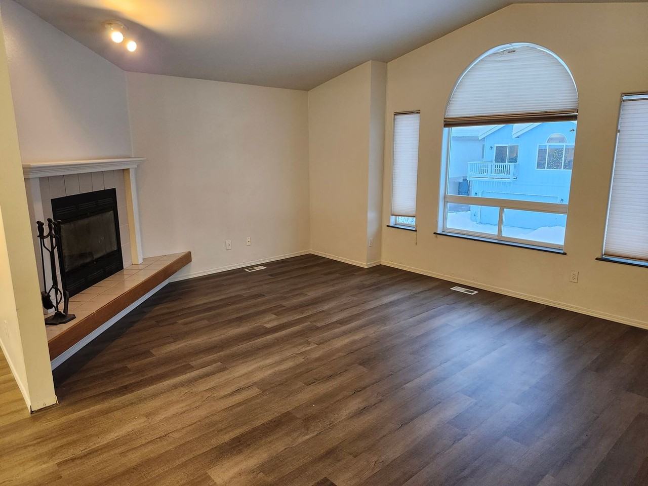 3748 Sycamore Loop - Photo 2 of 23