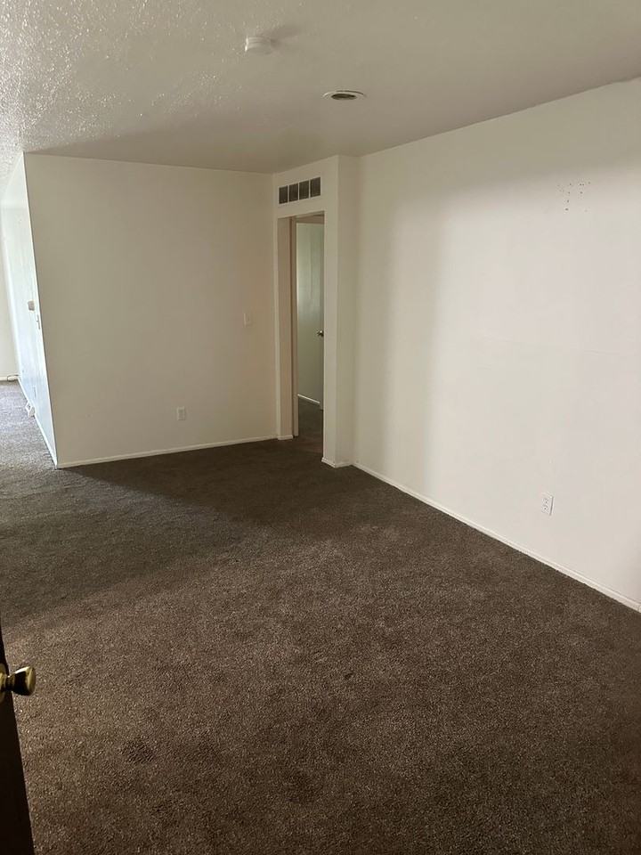 The Villages at Lemans - Photo 3 of 13