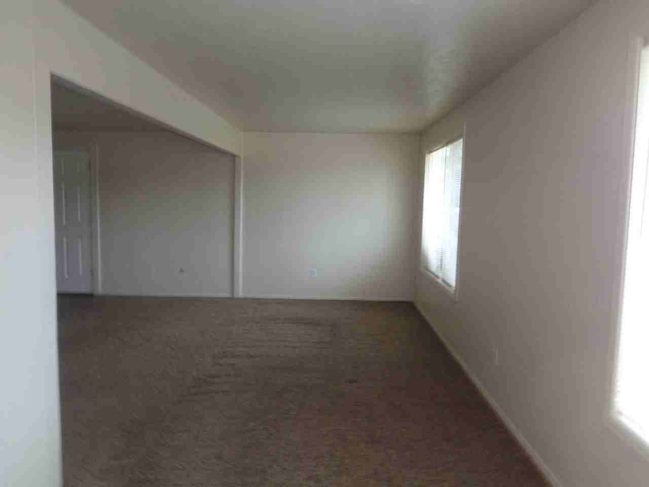 55 E St - Photo 2 of 15