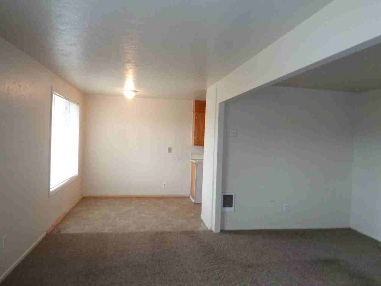 55 E St - Photo 3 of 15