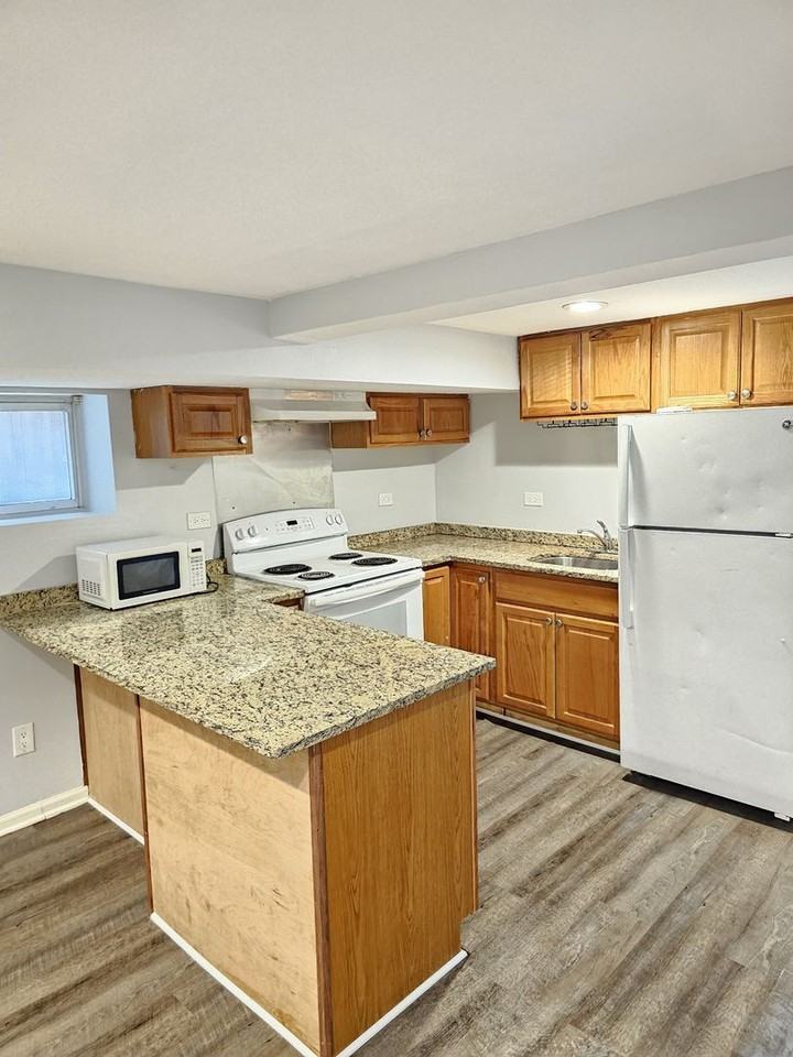 2850 N Nordica Ave - Photo 3 of 18