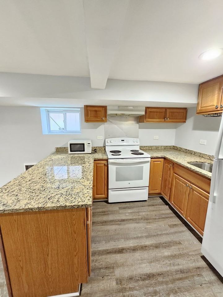 2850 N Nordica Ave - Photo 5 of 18