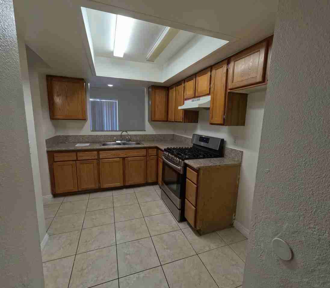 Pomona Apartments - Photo 3 of 16