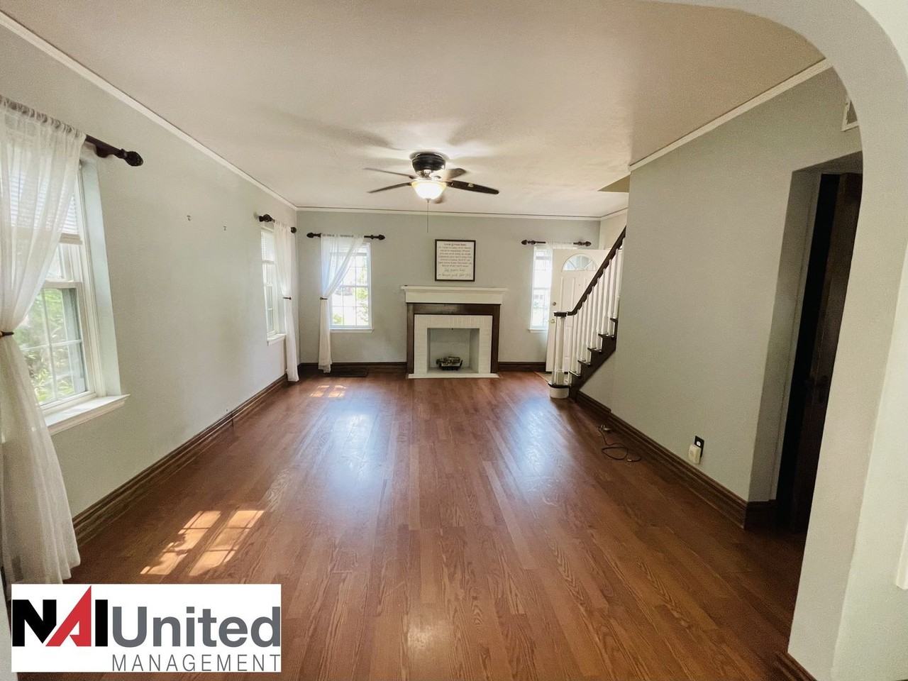 2918 Douglas St - Photo 2 of 14