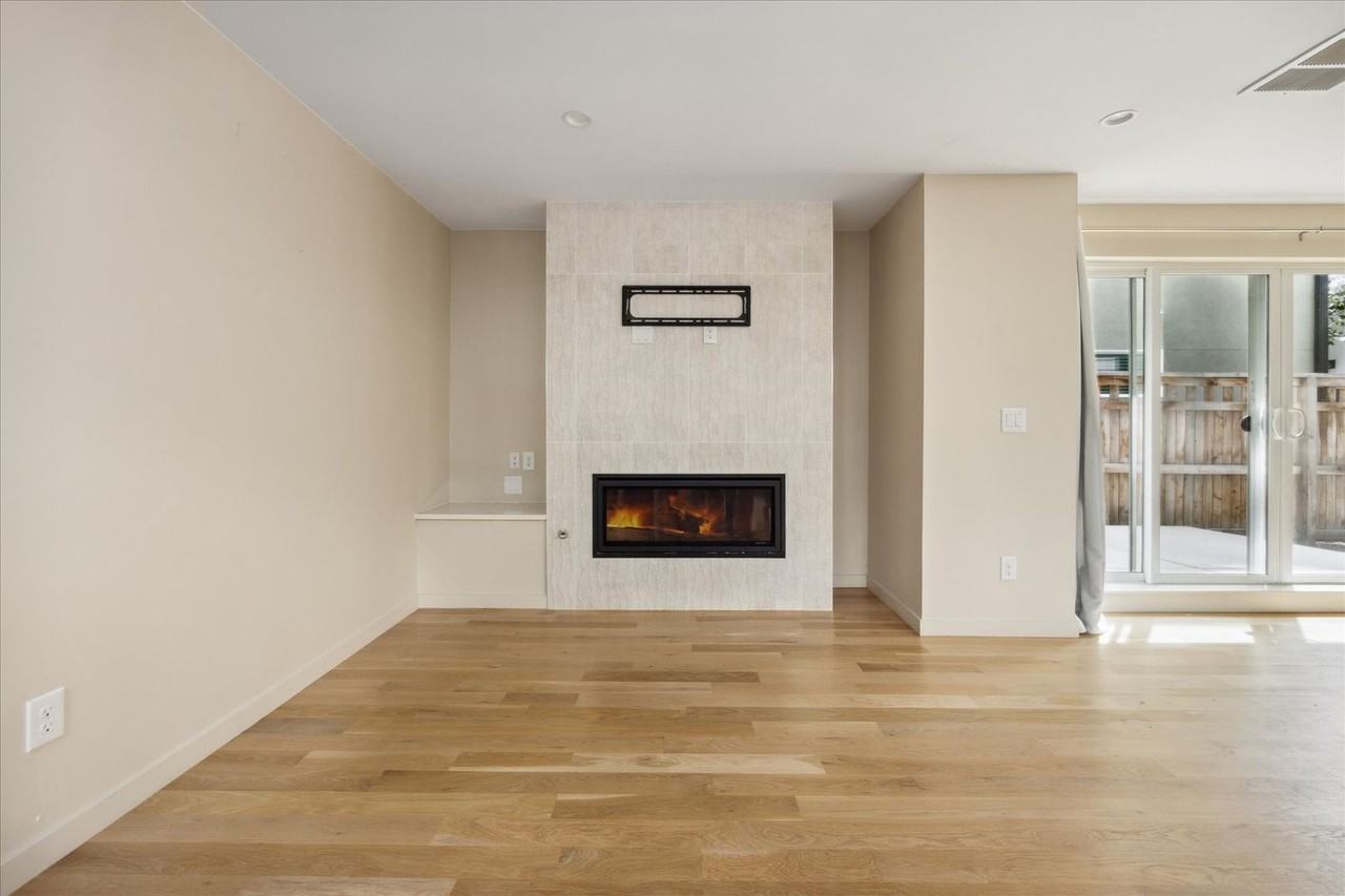 1421 Irving St - Photo 5 of 40