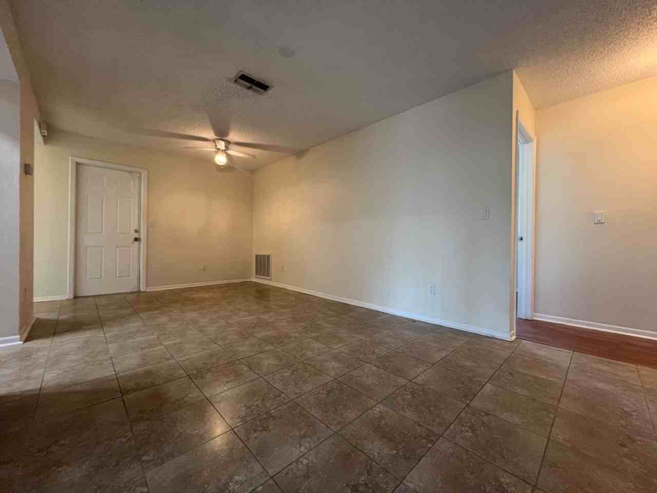 1371 Tenby Way - Photo 6 of 23