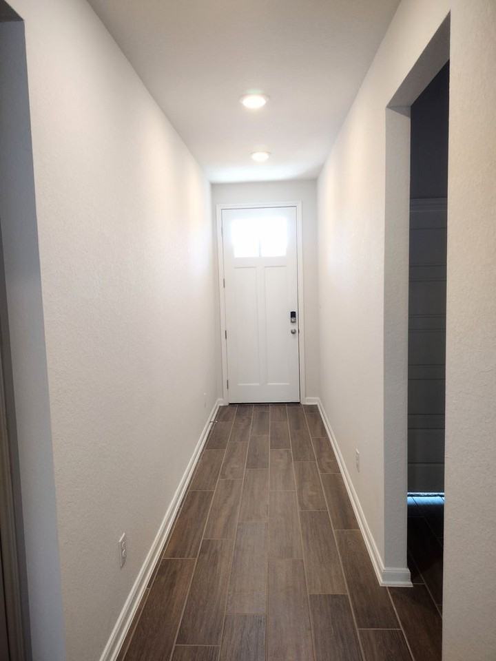 10511 Briceway Bay - Photo 2 of 36