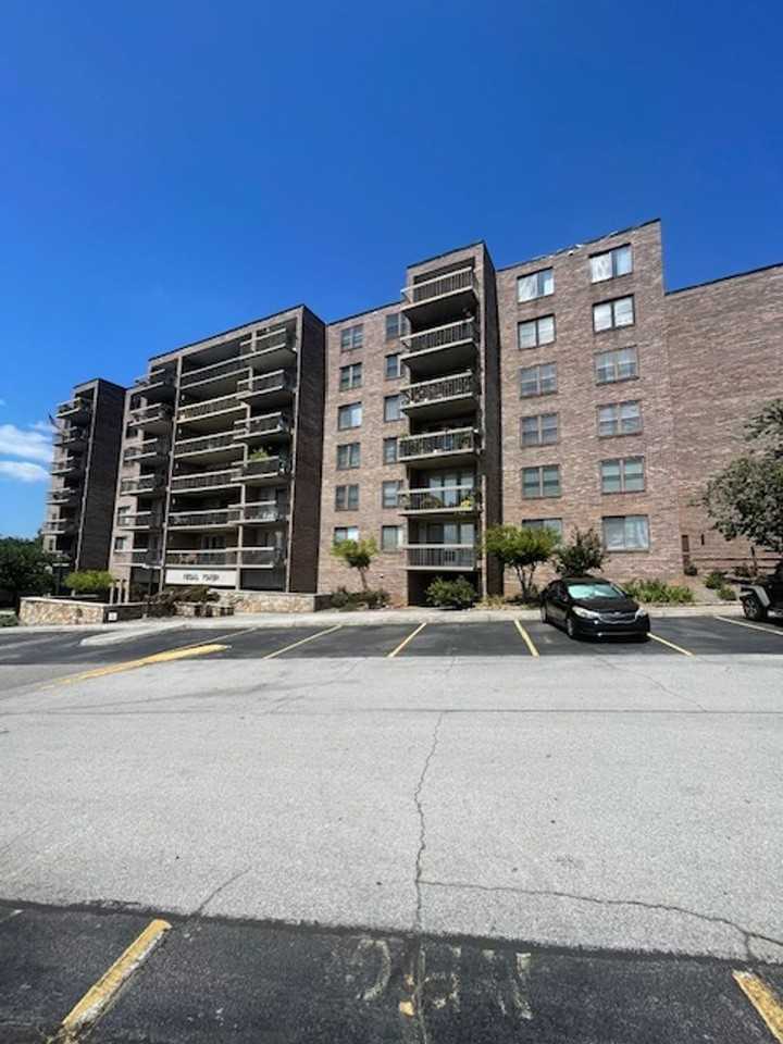 207 Regal Tower