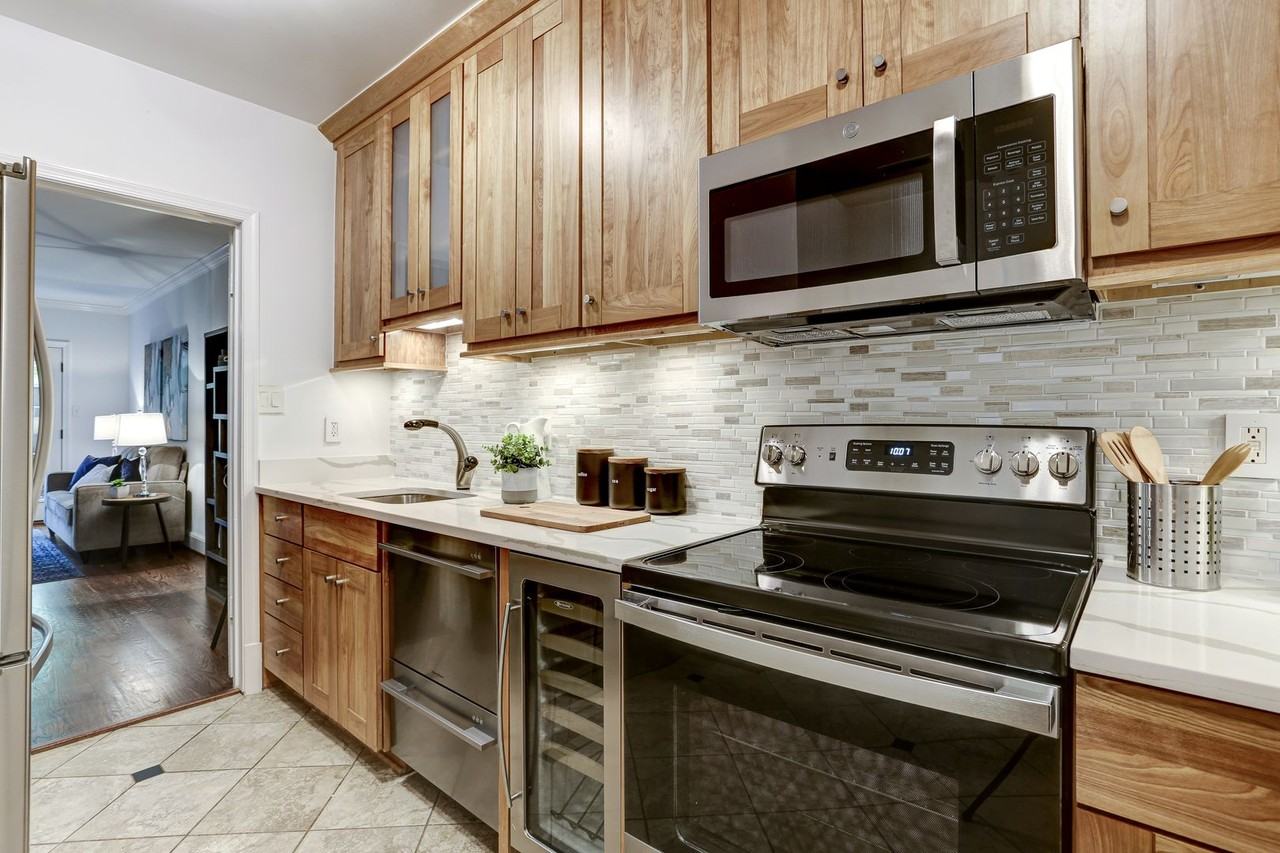 3205 Sutton Pl Nw ##Nw - Photo 3 of 33