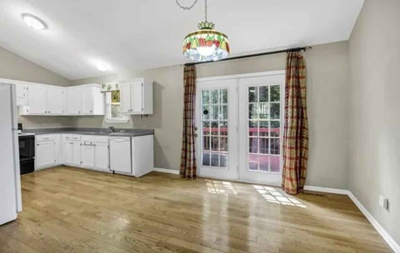 910 Sweet Thorne Rd - Photo 4 of 18