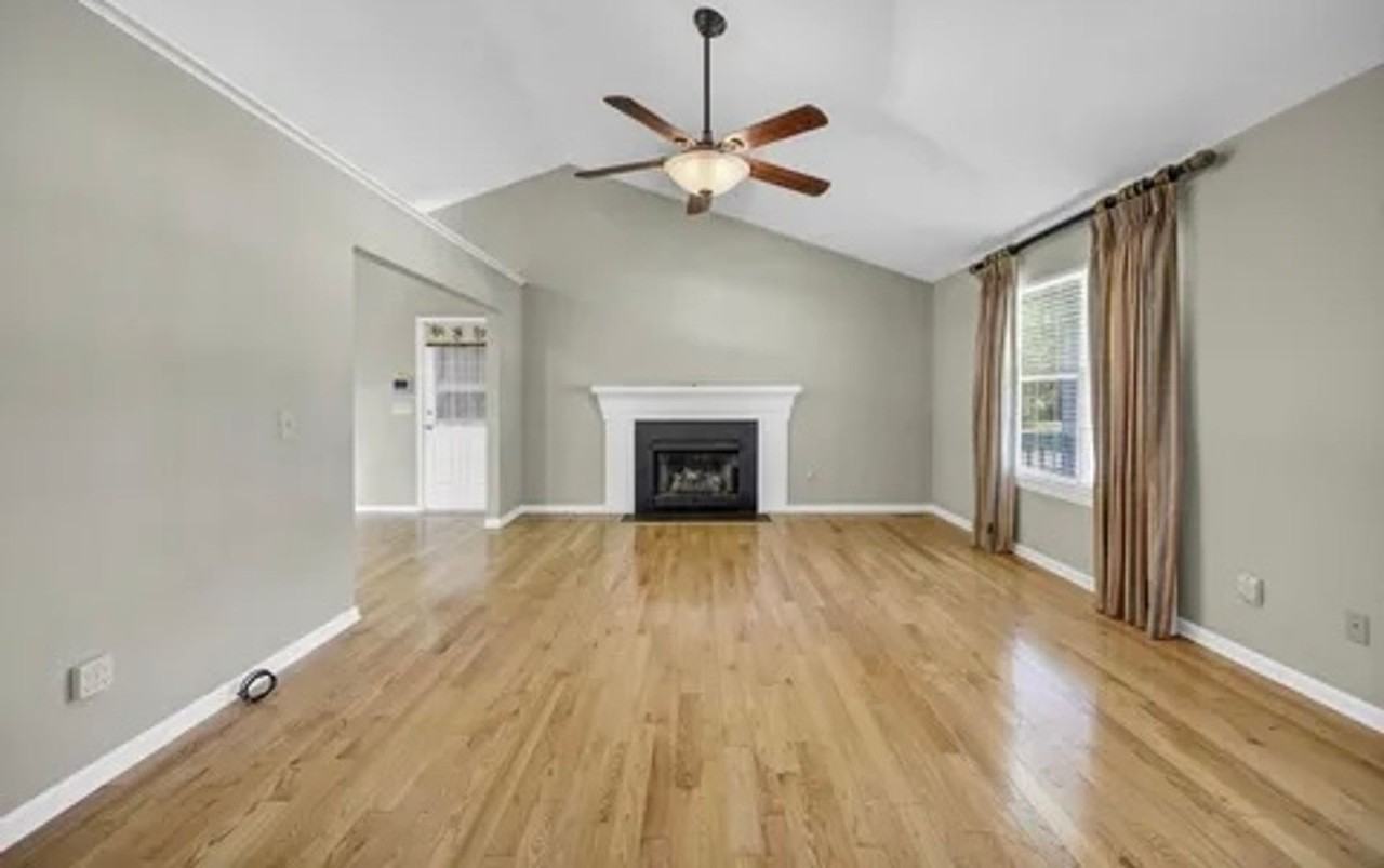 910 Sweet Thorne Rd - Photo 5 of 18