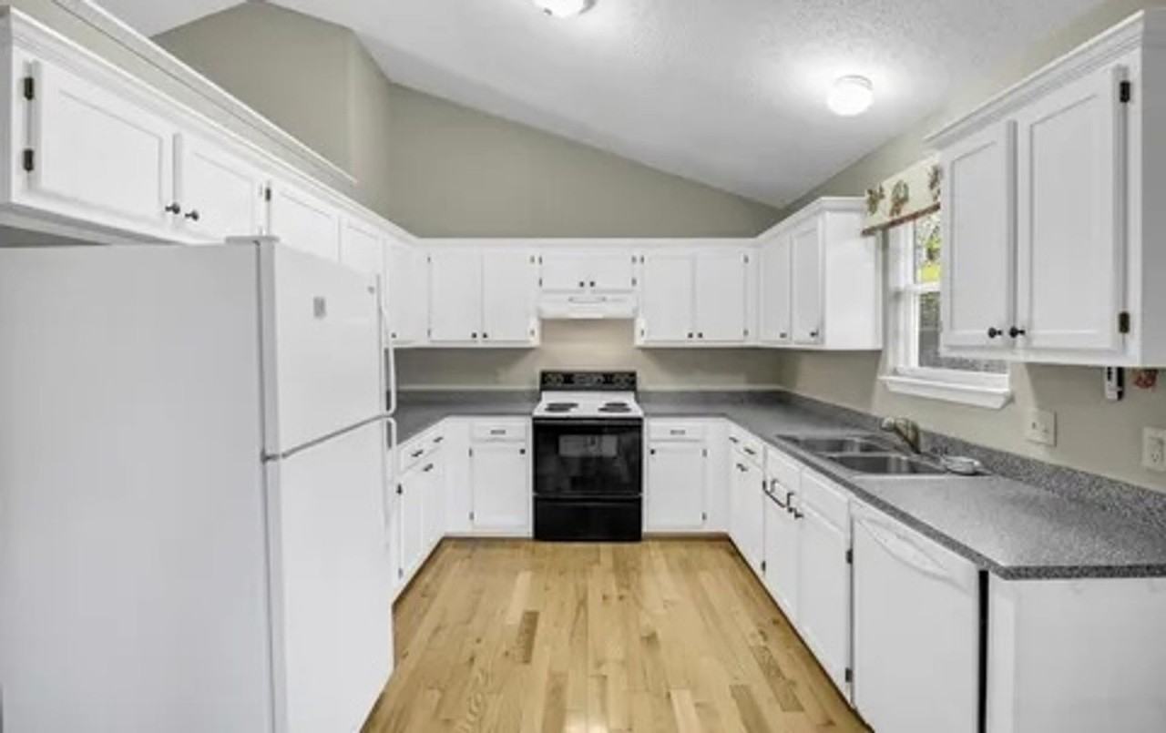 910 Sweet Thorne Rd - Photo 6 of 18
