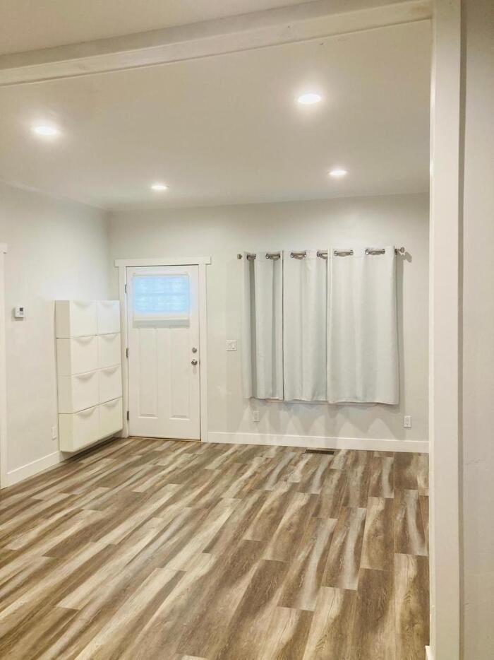 2823 39th St - Photo 3 of 11