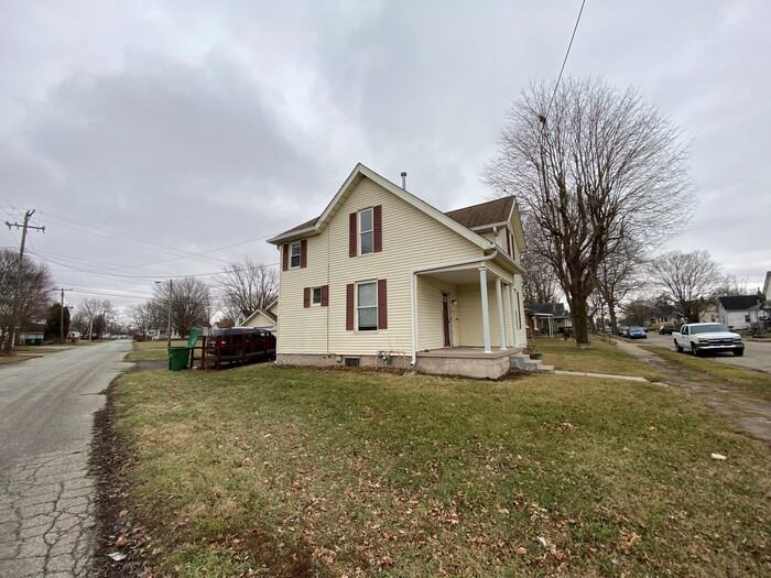 204 S 22nd St - Photo 2 of 37