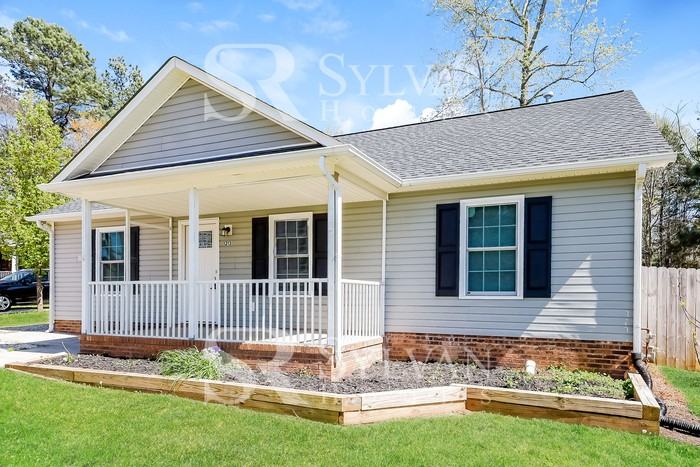 1213 Singletary Ln - Photo 2 of 15