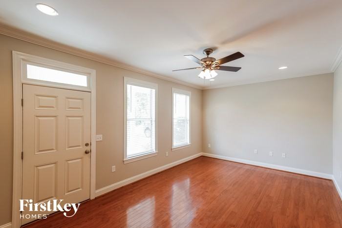 108 Patriot Point Dr - Photo 3 of 15