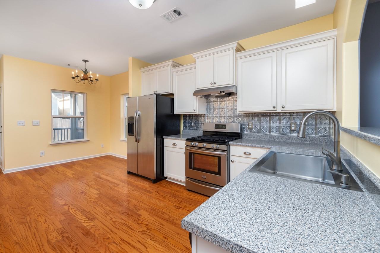 2437A Duxbury Dr #NA - Photo 3 of 9