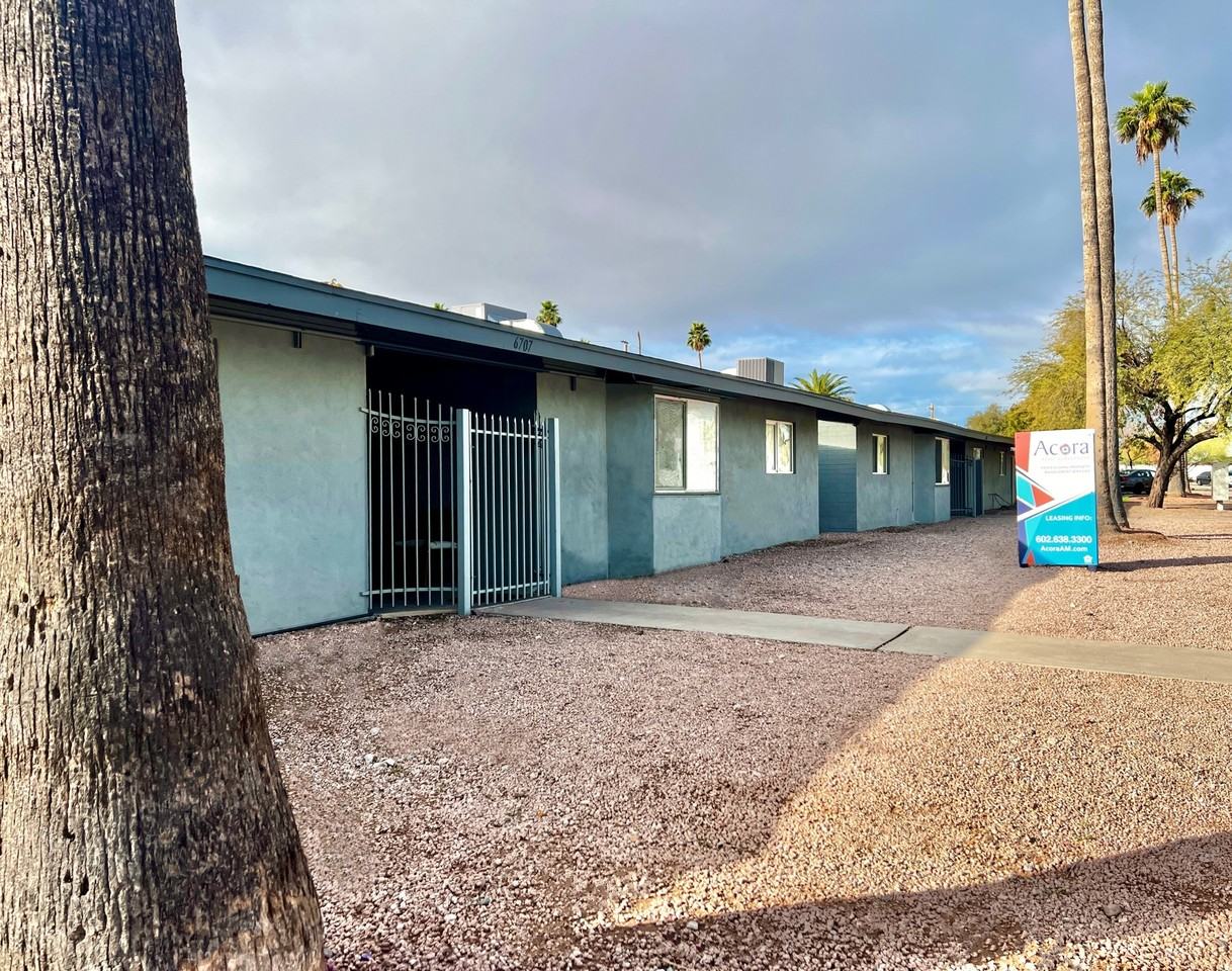 6707 E Cheery Lynn Rd #A - Photo 4 of 34