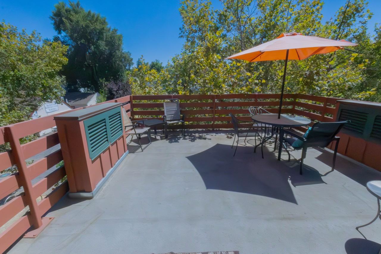 207 3rd St #320B - Photo 5 of 11