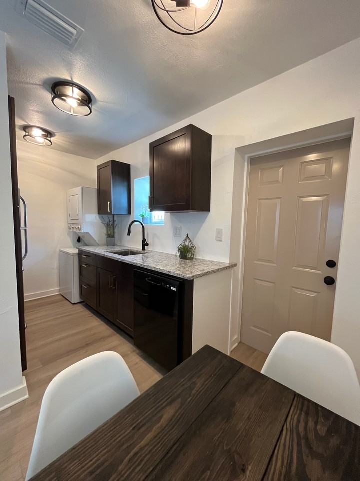 7602 N Nebraska Ave #5 - Photo 4 of 11