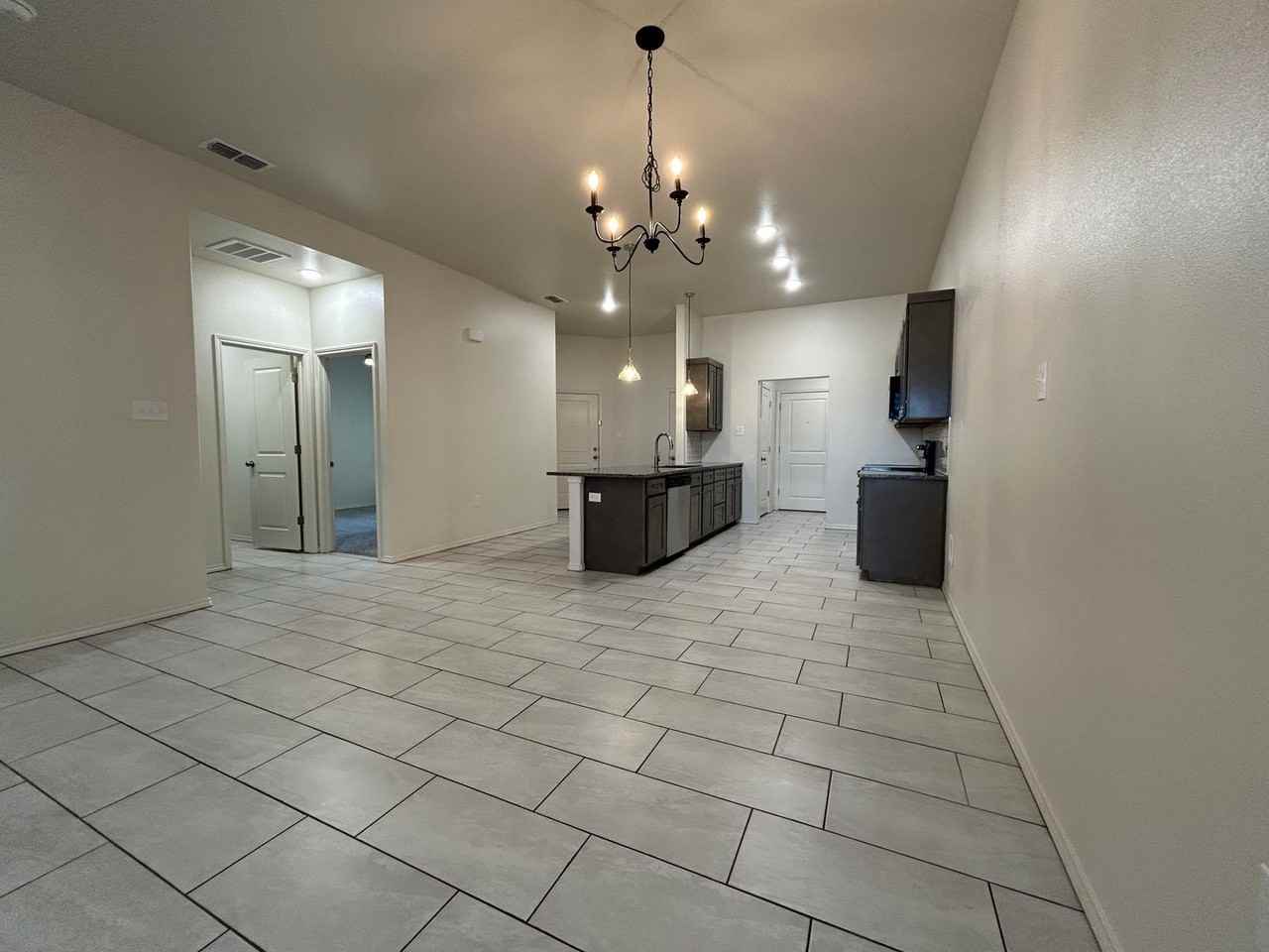 5834 Virginia Ave - Photo 3 of 12
