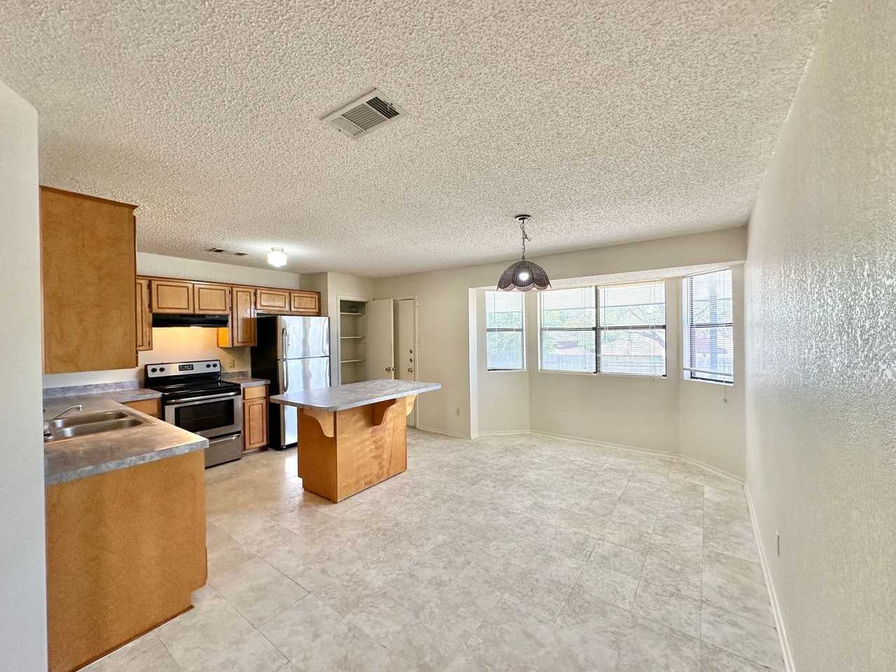 1808 Miranda Ave - Photo 6 of 27