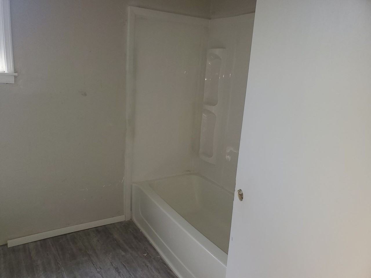 724 Nw 96th St - Photo 4 of 5