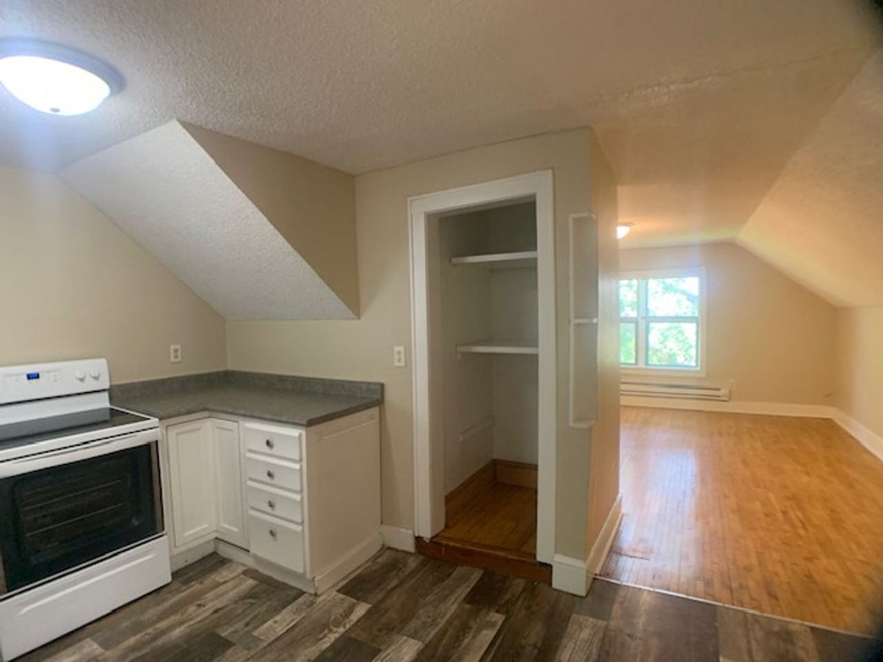 1649-1651 Concord St N - Photo 3 of 16