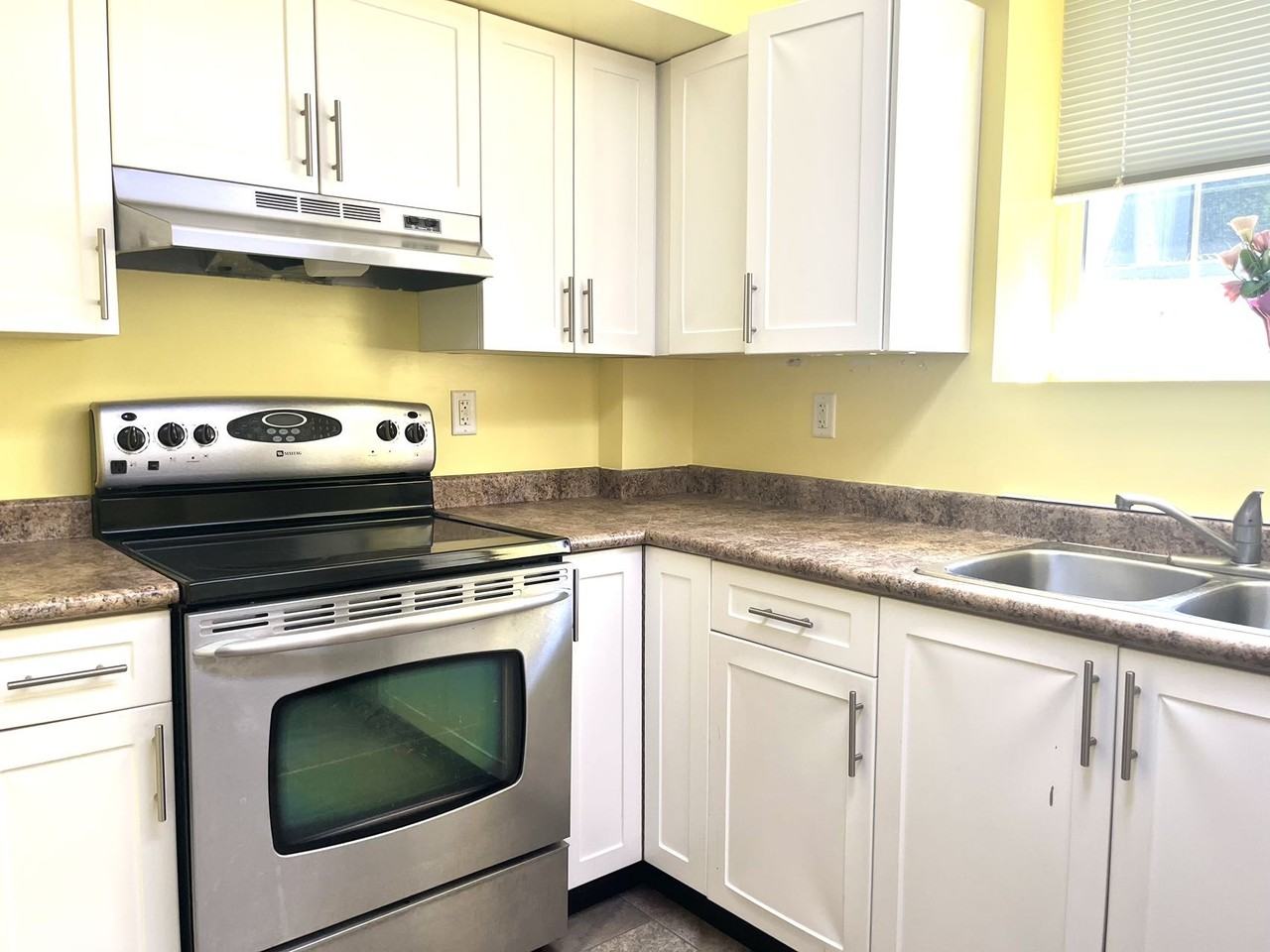 15648 34 Avenue #BSMT - Photo 3 of 11