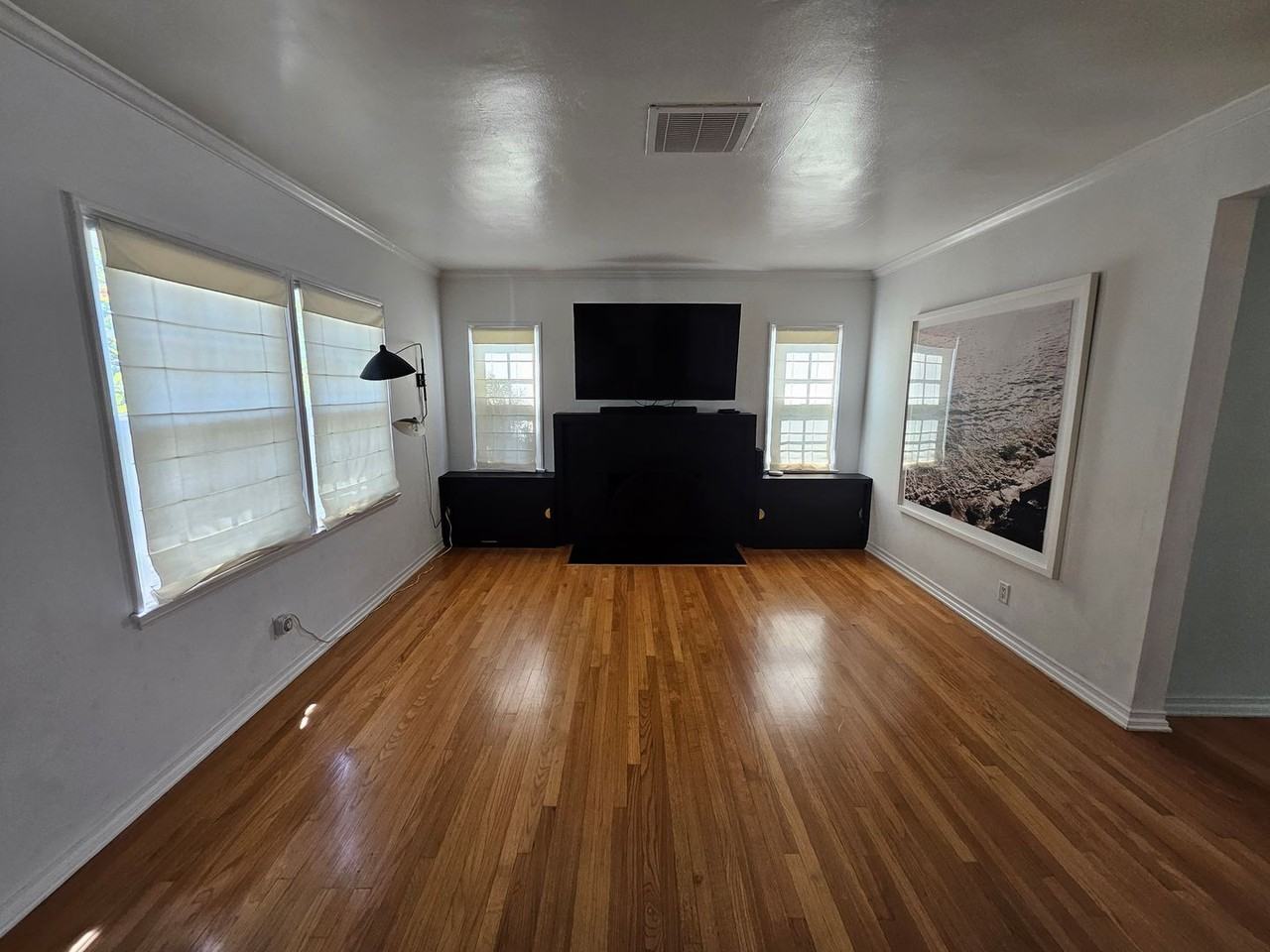 10427 Weddington St - Photo 2 of 30