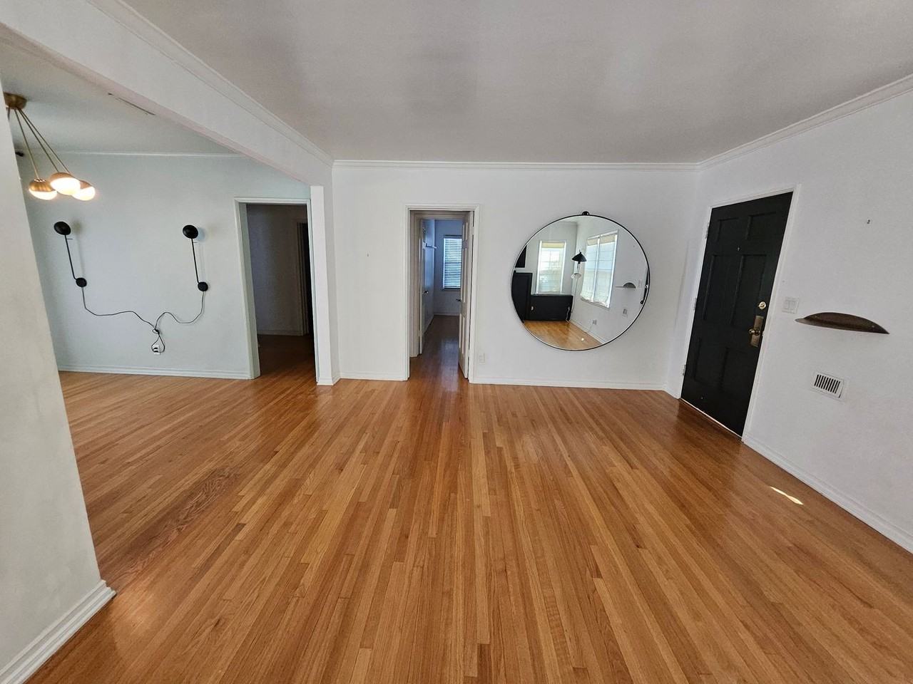 10427 Weddington St - Photo 3 of 30