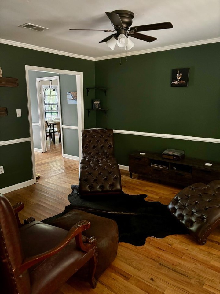 4196 Hedgerow Ln - Photo 2 of 13