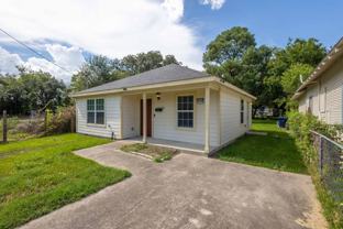 1840 Elgie St - Photo 1 of 1