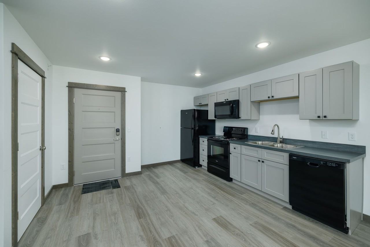 1904 Cruiser Lane - Photo 4 of 18