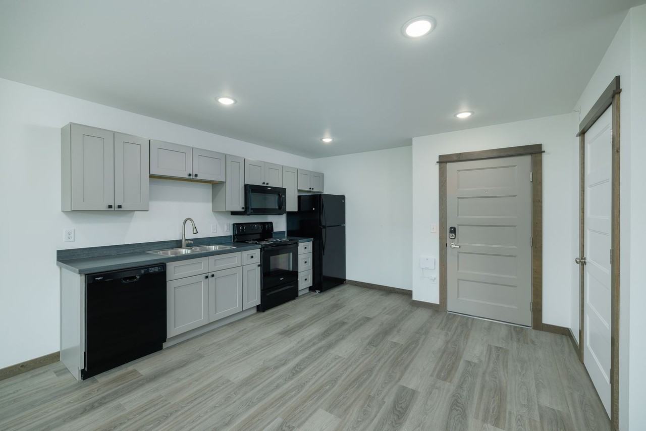 1904 Cruiser Lane - Photo 2 of 7