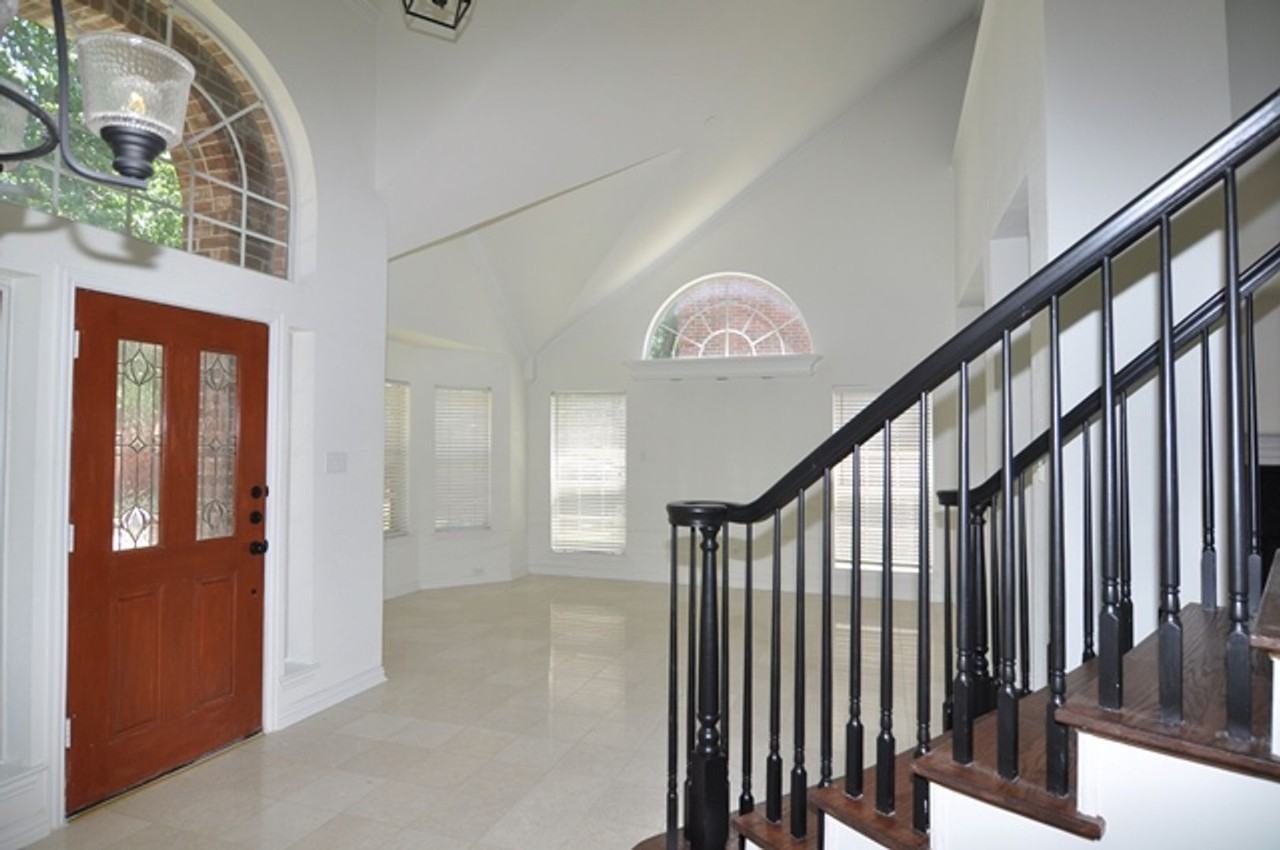3724 Woodshadow Ln - Photo 2 of 32