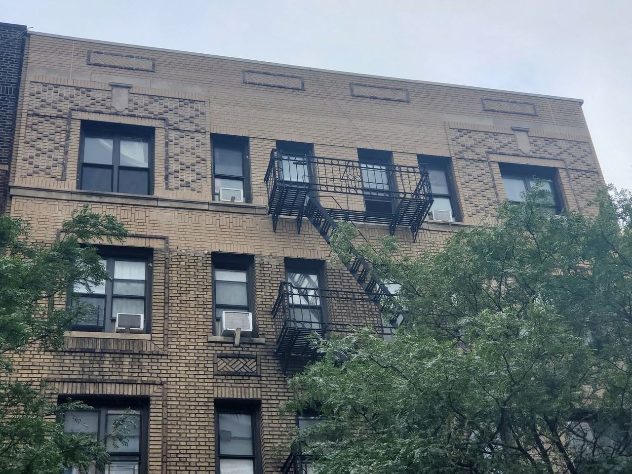 246 Wadsworth Realty LLC - Photo 5 of 50