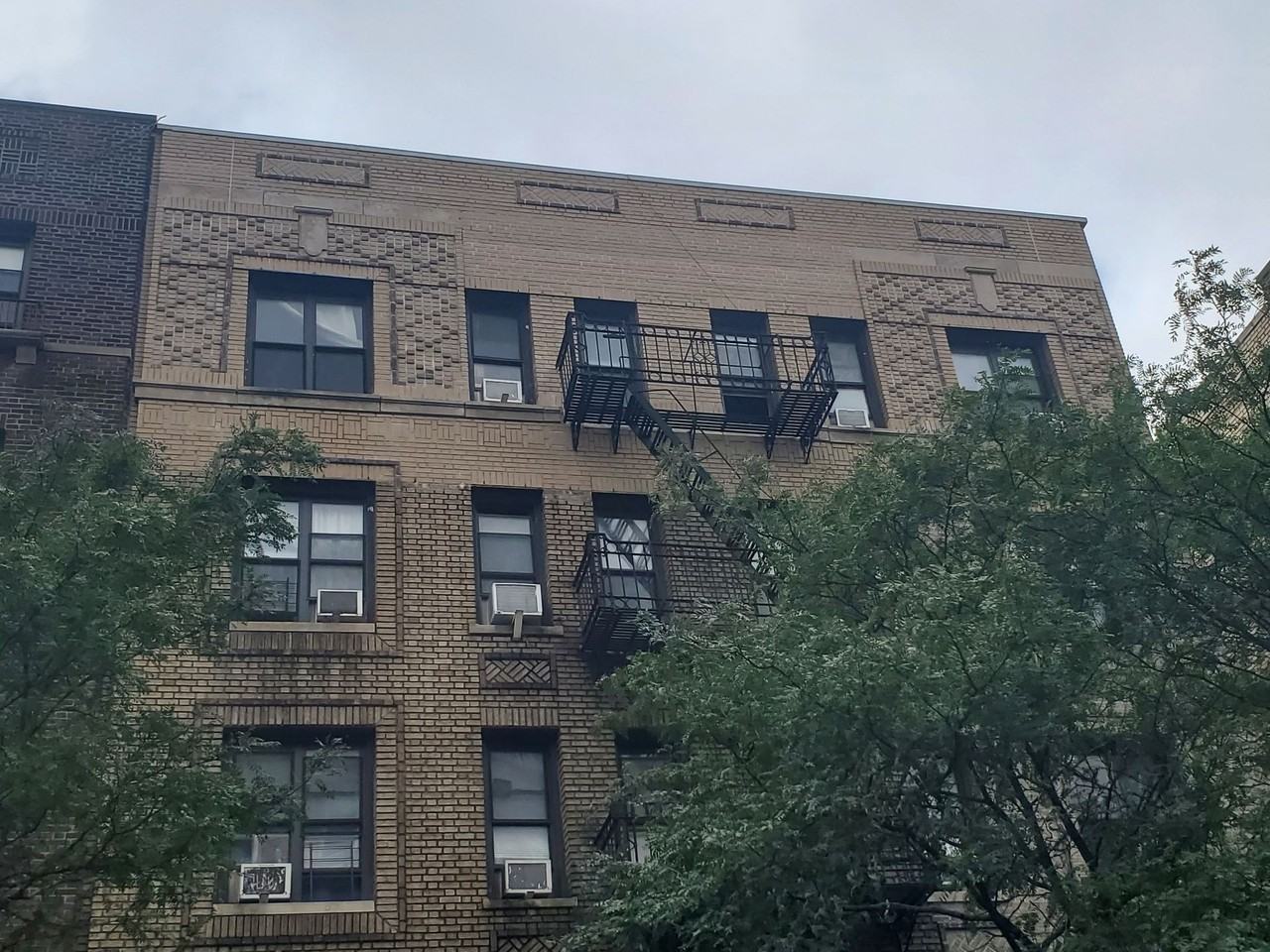 246 Wadsworth Realty LLC - Photo 7 of 50