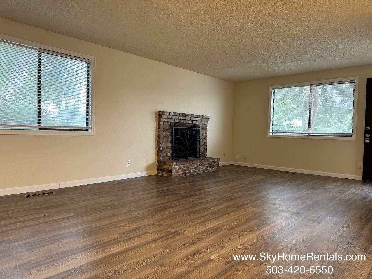 602 Fanny Court Northeast - Photo 5 of 15