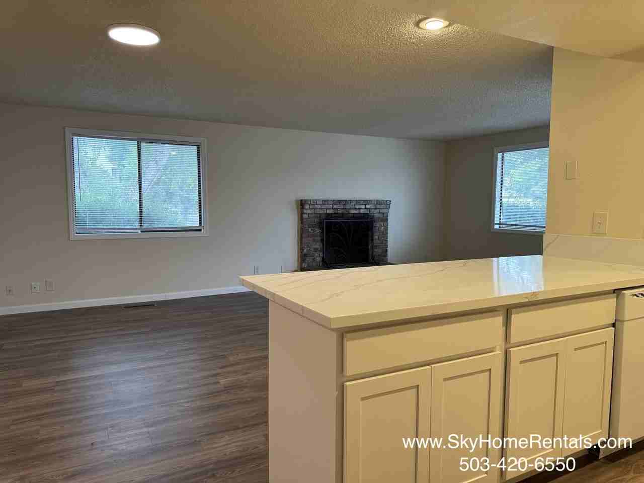 602 Fanny Court Northeast - Photo 6 of 15