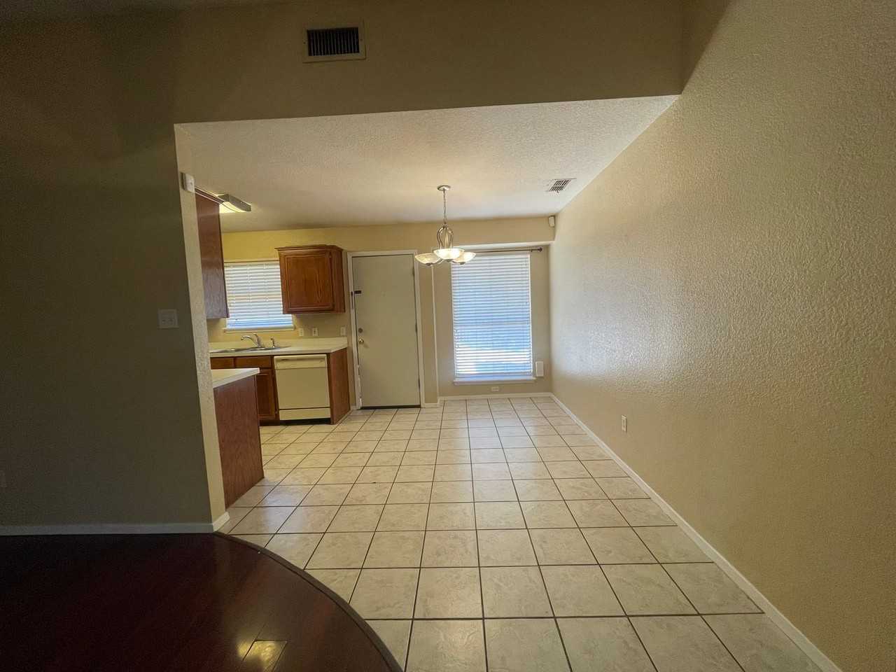 3834 Purdue Ln - Photo 3 of 18