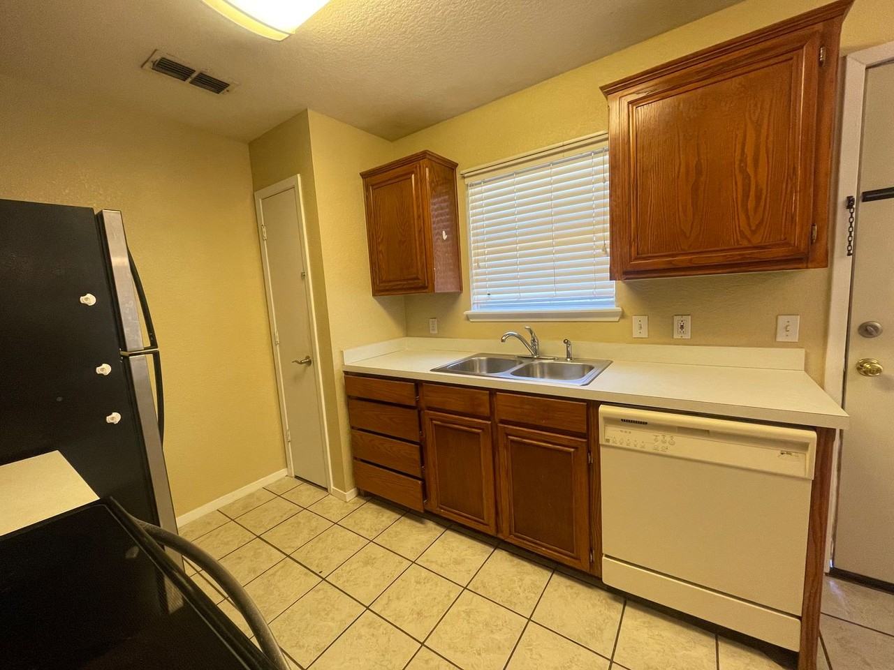 3834 Purdue Ln - Photo 7 of 18