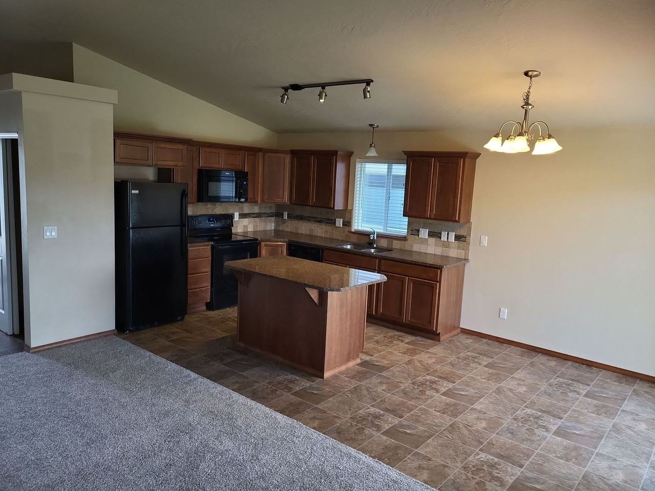 7867 W Kayak Ct - Photo 2 of 14