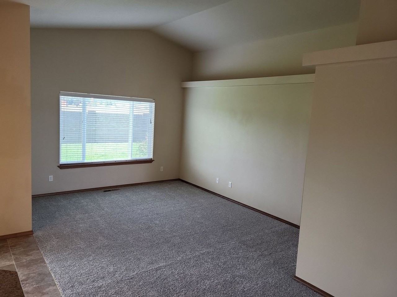 7867 W Kayak Ct - Photo 6 of 14