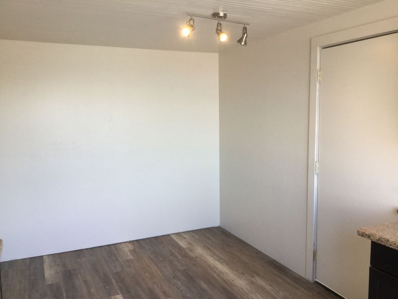 2808 Hoyt Ave #302 - Photo 6 of 9