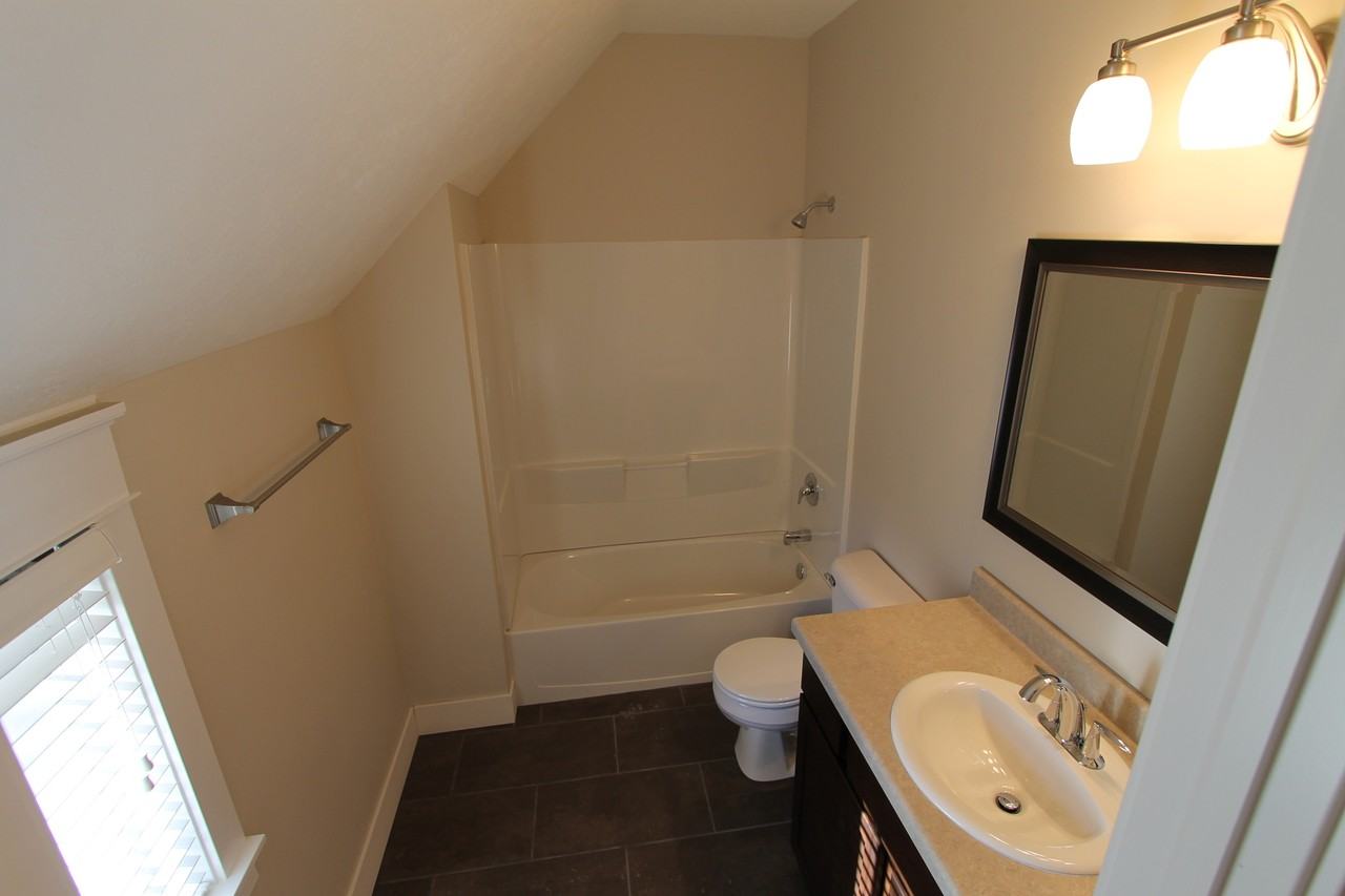 1142 S 29th St - Photo 7 of 14